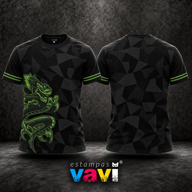 Dragão Verde com Geometria Cinza sobre Preto - Verde oliva; geometria cinza; mangas pretas com duas linhas verdes; sem escudo ou numeração.