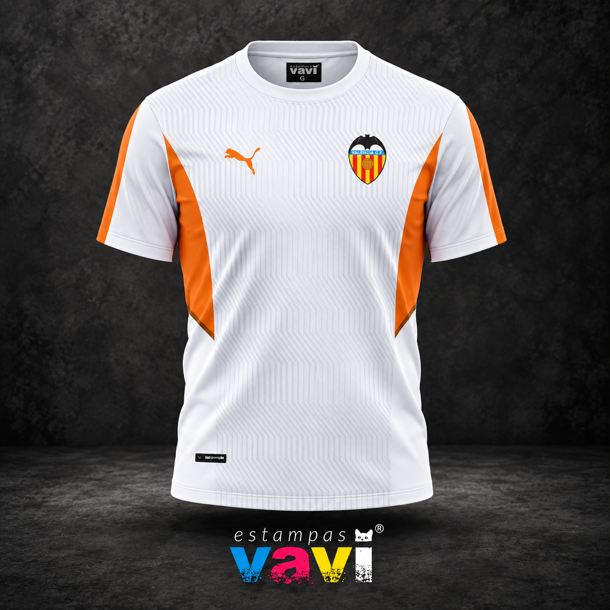 Uniforme Branco com Mangas Laranja