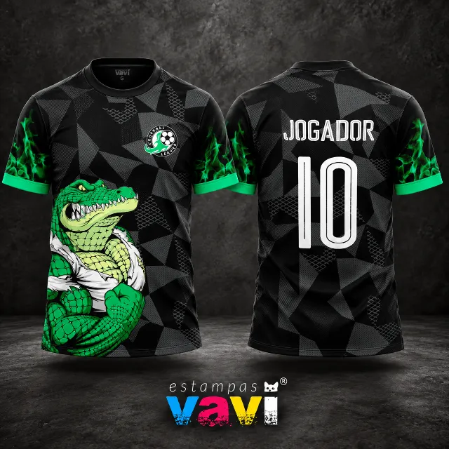 Crocodilo Verde com Camisa Branca e Chamas nas Mangas