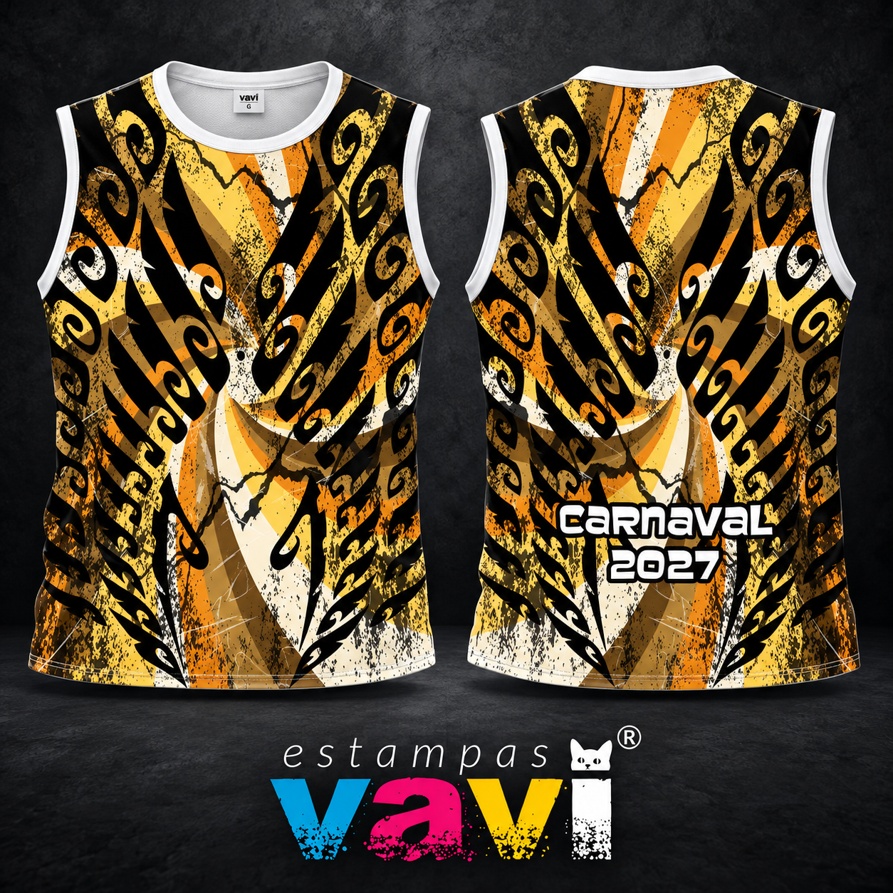 Arabescos Pretos sobre Textura Dourada e Creme